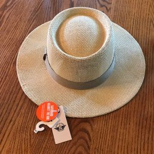 Brand new, never worn with tags Dockers Hat.  Straw type. L-XL